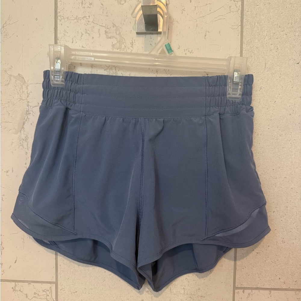 Lululemon Hotty hot high rise 2.5 inch size 4 Oasis Blue. Used good condition